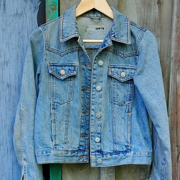 Sweet jean jacket with patch on back - Picture 2 of 14